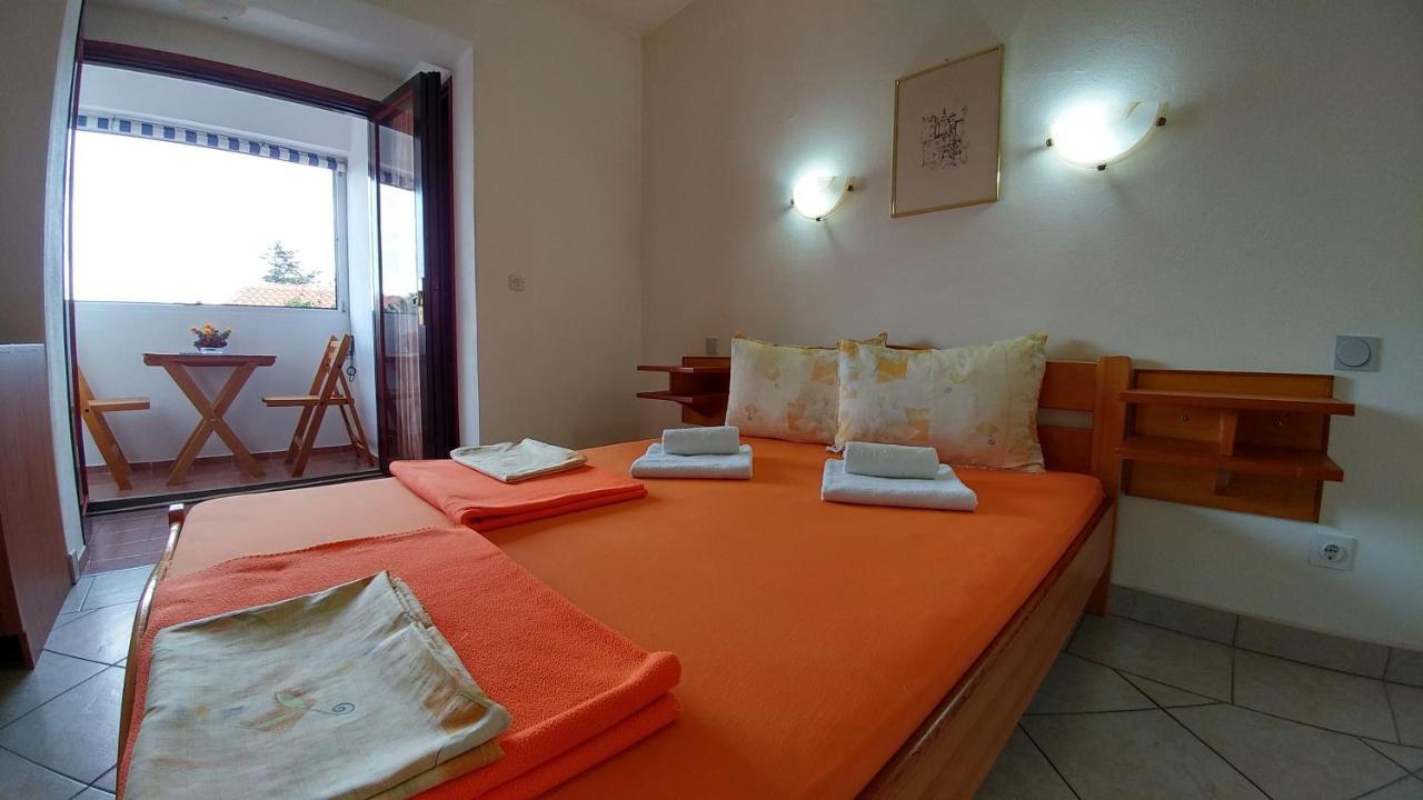 Apartments And Rooms Bova Baška Exterior foto