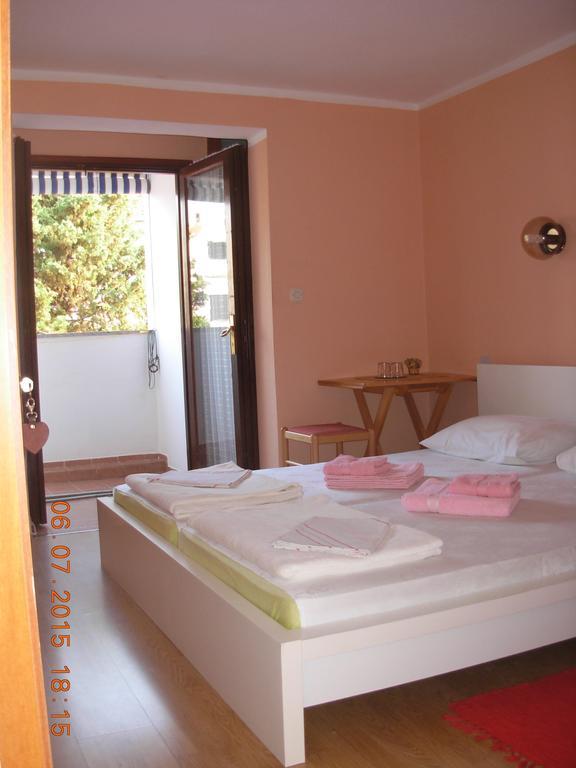 Apartments And Rooms Bova Baška Exterior foto